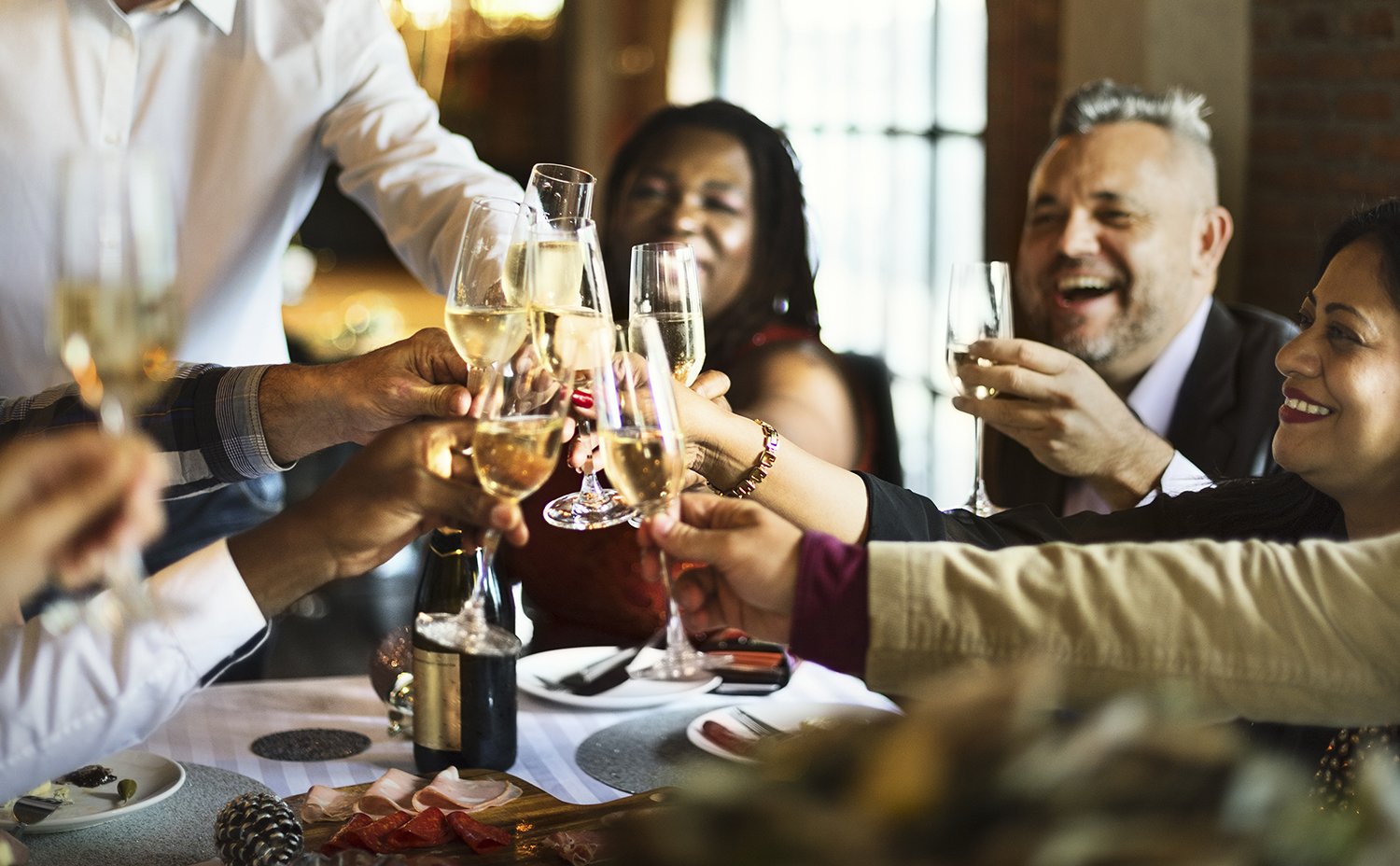5 Tips for an Awesome Holiday Soiree (Pro Tips)